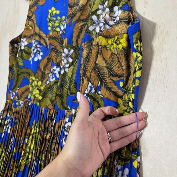 Darling Selena Floral Tropical Pleated Dress, Size XL - Picture 11 of 11